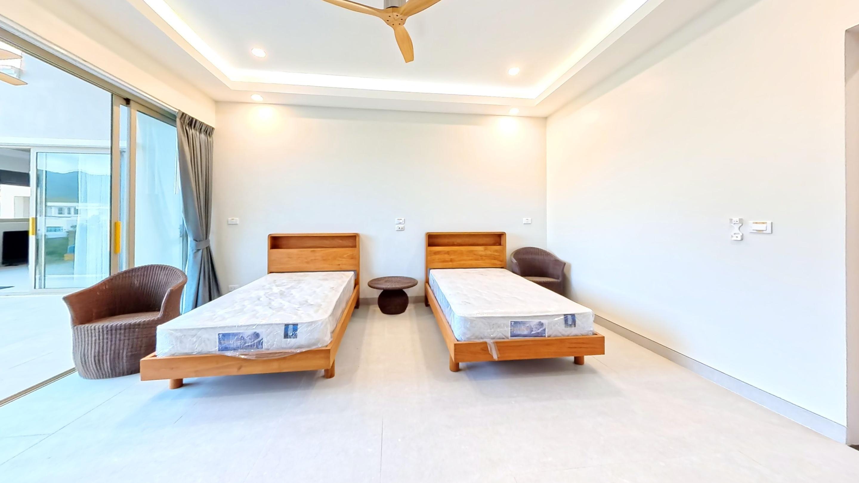Bedroom — en-suite